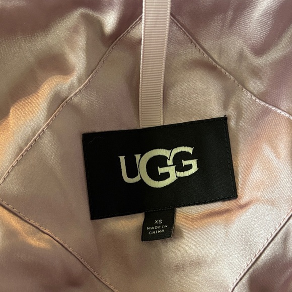UGG Kids Light Pink Sherpa Jean Jacket- never worn- tags removed - Picture 2 of 5
